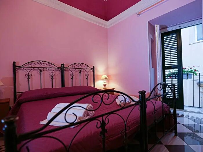 Casa con 5 locali in vendita in Ragusa