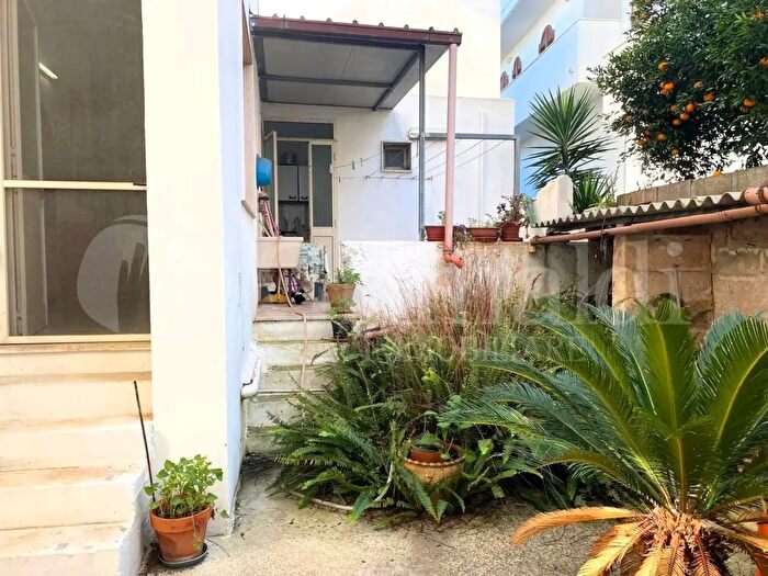 Casa con 10 locali in vendita in Via San Francesco, Sannicola