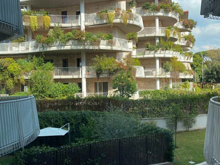 Appartamento trilocale in affitto in Via Odoardo Beccari, San Saba Caracalla, Roma