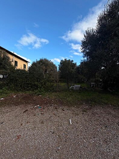 Appartamento con 5 locali in vendita in Via Montello, Prato