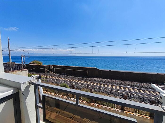 Appartamento trilocale in vendita in Via Roma, Scaletta Zanclea