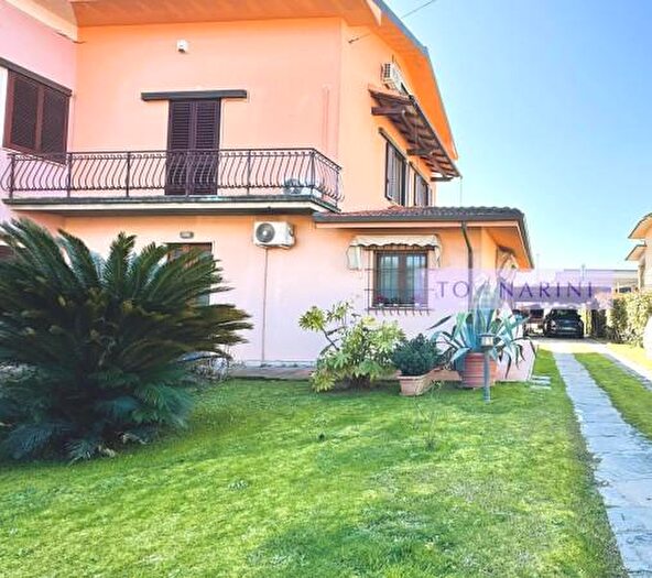 Casa con 6 locali in vendita in Via Amerigo Profili, Monsummano Terme