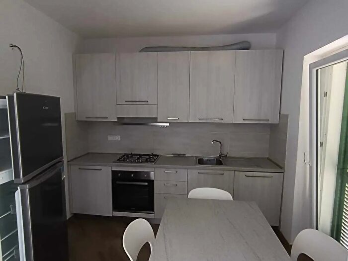 Casa con 6 locali in affitto in Castelnuovo Magra