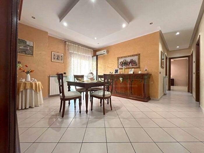 Appartamento trilocale in vendita in Via De Michele, Santa Maria Capua Vetere