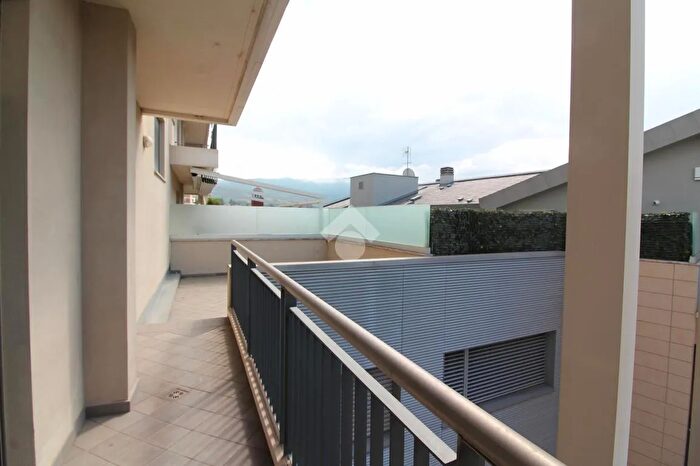 Appartamento trilocale in vendita in Via Bazzani, Terni