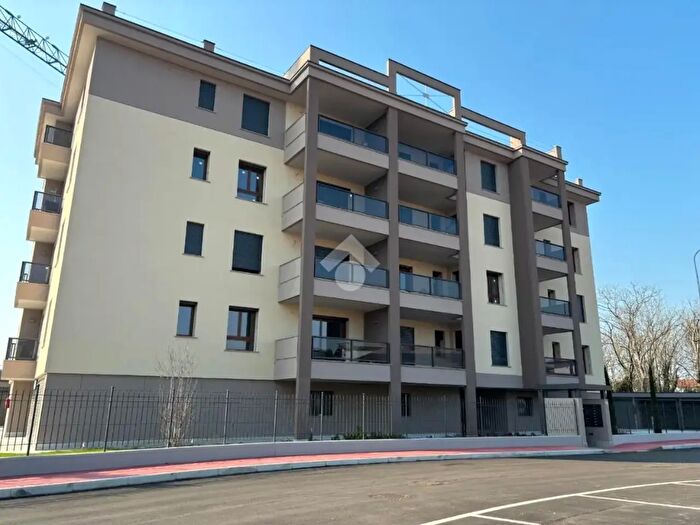 Appartamento trilocale in vendita in Via della Libertà, Corbetta