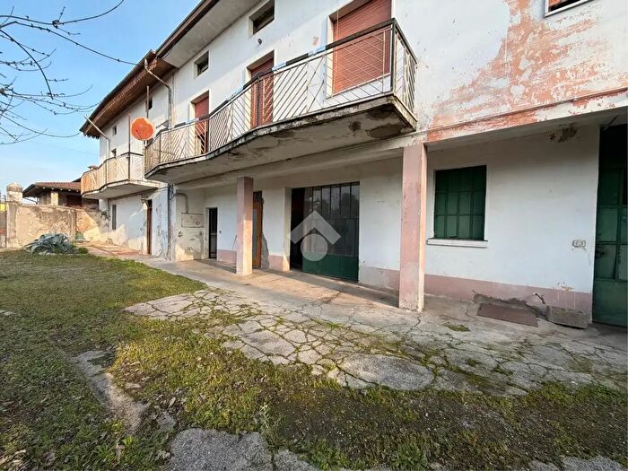 Casa con 5 locali in vendita in Via Nino Bixio, Calcinato