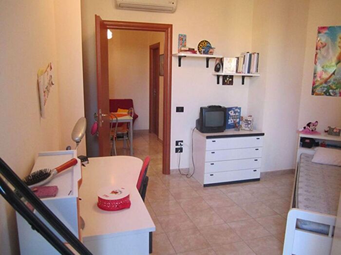 Appartamento trilocale in affitto in Traversa Ettore Majorana, Quattromiglia, Rende
