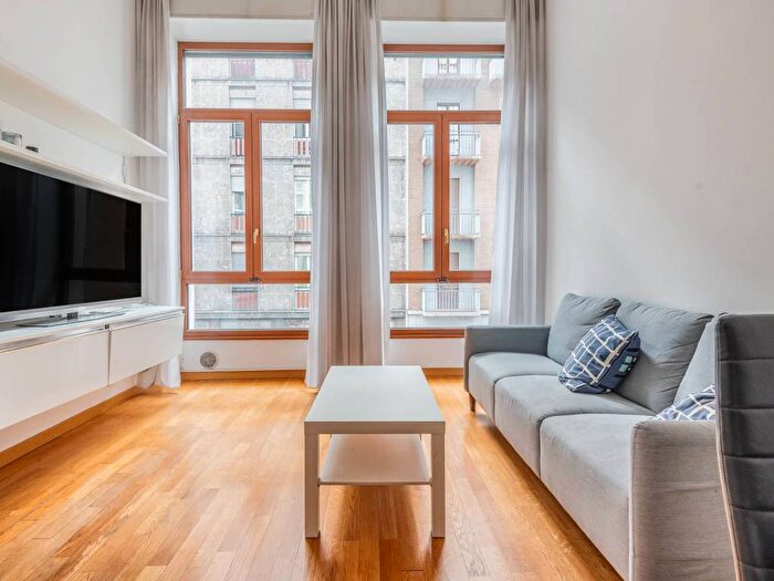 Appartamento trilocale in affitto in Via Paolo da Cannobio, Duomo, Milano