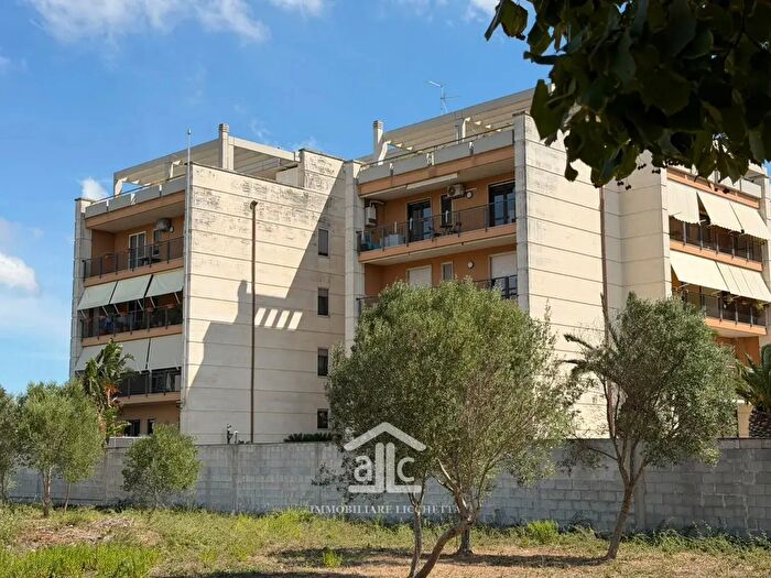 Appartamento bilocale in vendita in Via Merine, Lecce