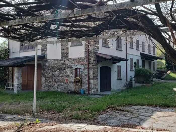Casa con 5 locali in vendita in Frazione Segale, Volpara