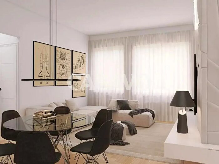 Appartamento trilocale in vendita in Via Teodosio, Milano