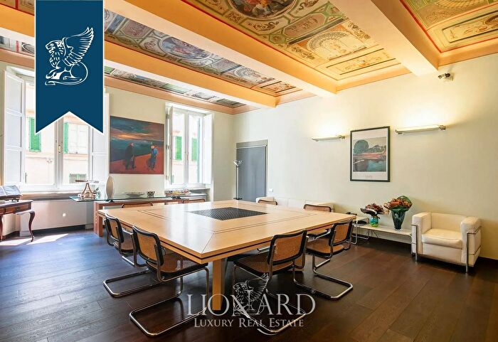 Appartamento con 5 locali in vendita in Firenze