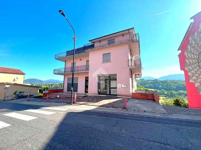 Appartamento con 7 locali in vendita in Via Roma, Selci