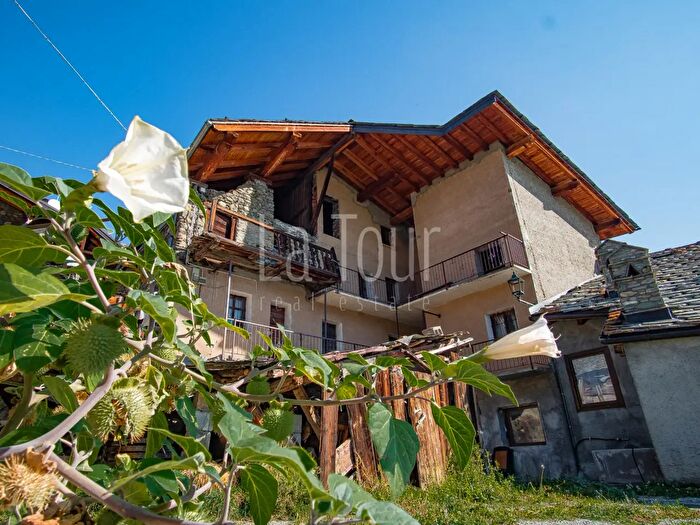 Casa con 16 locali in vendita in Frazione Allerod, Allein