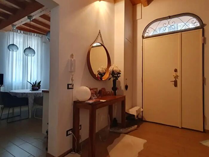 Casa quadrilocale in vendita in Via Giuseppe Verdi, Mirandola