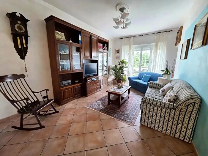 Appartamento quadrilocale in vendita in Via Sestriere, Rivoli