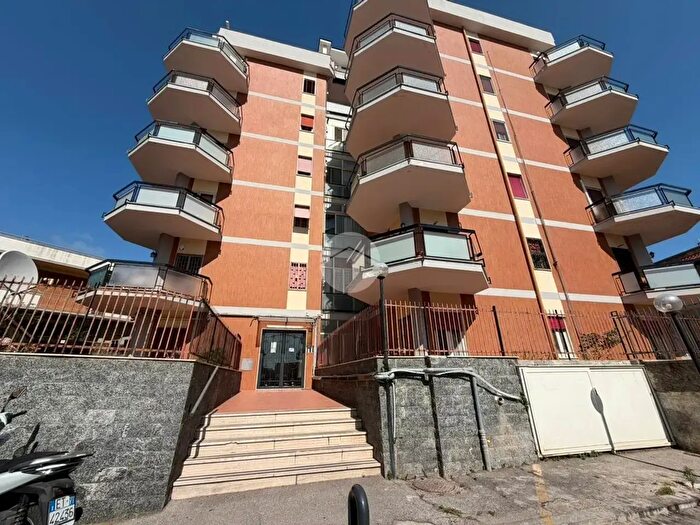 Appartamento trilocale in vendita in Via Alcide De Gasperi, Torre Del Greco