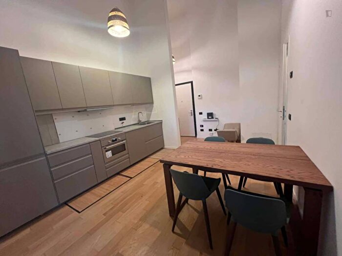 Appartamento trilocale in affitto in Via Enrico Cosenz, Bovisa, Milano