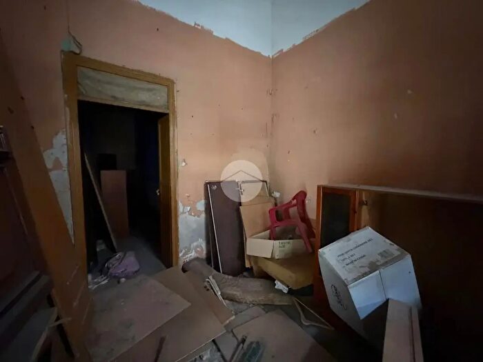 Appartamento trilocale in vendita in Via Gualtiero Offamilio, Palermo