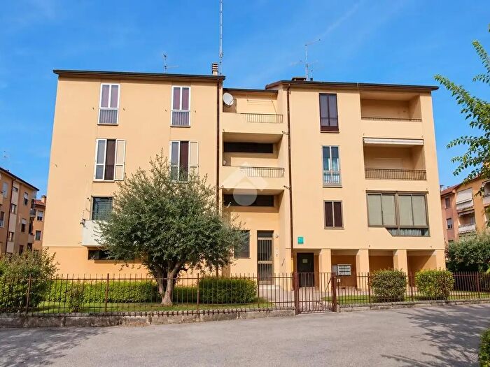 Appartamento quadrilocale in vendita in Via Antonio Magrini, Vicenza