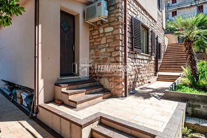 Appartamento bilocale in vendita in Via Grilli, Sirolo