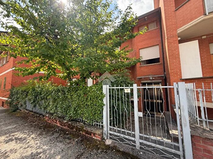 Appartamento con 8 locali in vendita in Via Gioacchino Rossini, Gubbio