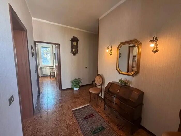 Casa con 6 locali in vendita in Suzzara
