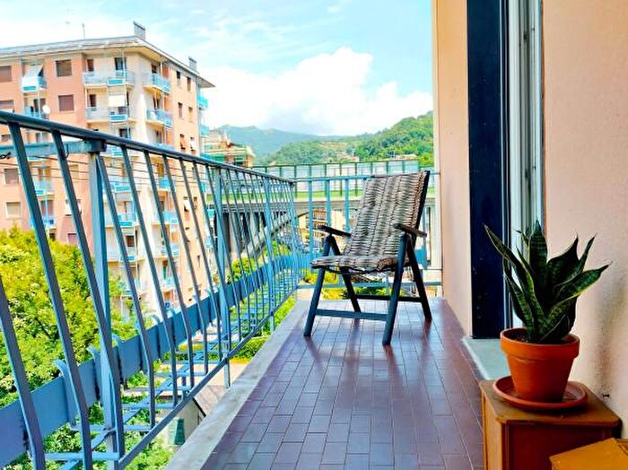 Appartamento trilocale in vendita in Via Gastone Pisoni, Genova