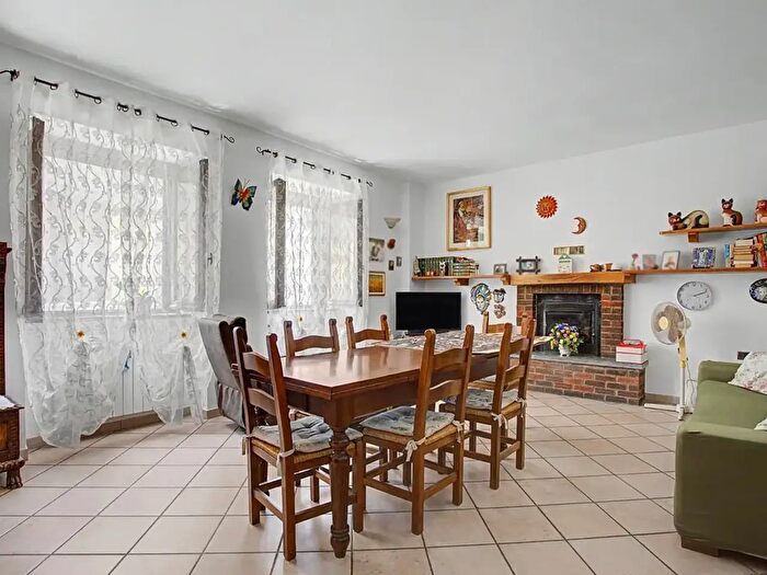 Appartamento con 5 locali in vendita in Contrada Crosa, Cocquio Trevisago