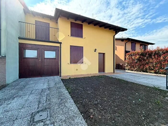 Casa quadrilocale in vendita in Via Foppazze, Casaletto Vaprio