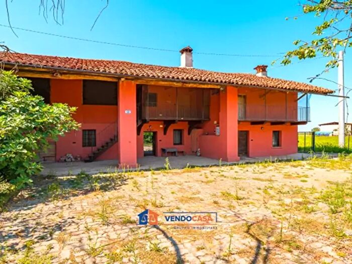 Casa quadrilocale in vendita in Via Vecchia di San Vitale, Busca