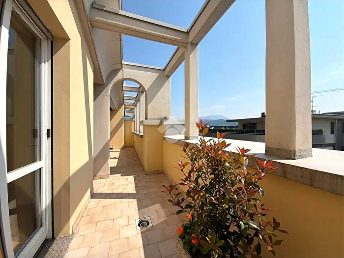 Appartamento trilocale in vendita in Via Eleonora Duse, Gorle