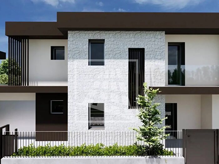 Casa con 5 locali in vendita in Tassoni, Reggio Emilia