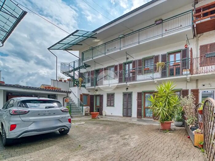 Appartamento con 5 locali in vendita in Via Canonico Pio Rolla, Giaveno