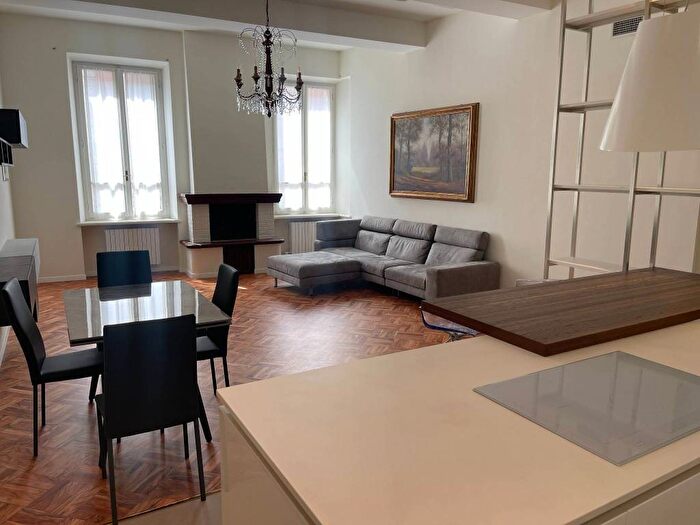 Appartamento trilocale in affitto in Centro Storico, Parma