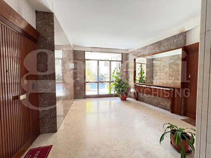 Appartamento con 5 locali in affitto in Via Felice Grossi Gondi, Roma