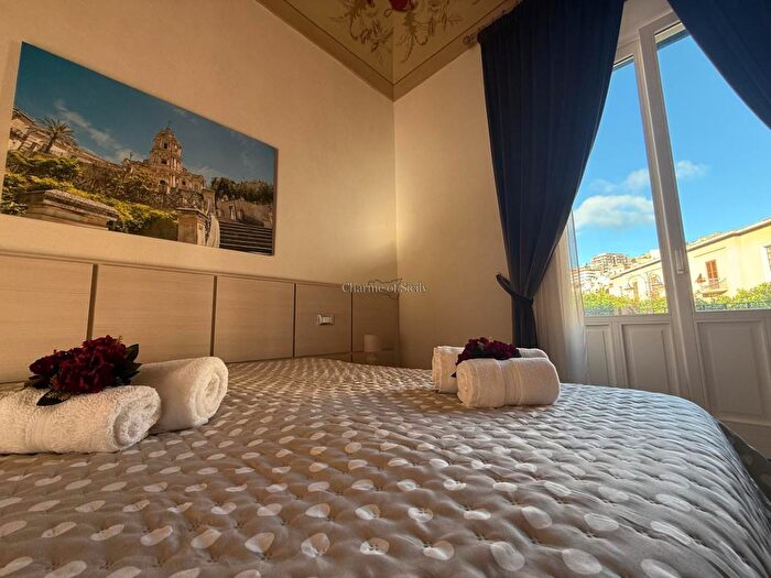 Casa trilocale in vendita in Corso Umberto I, Modica