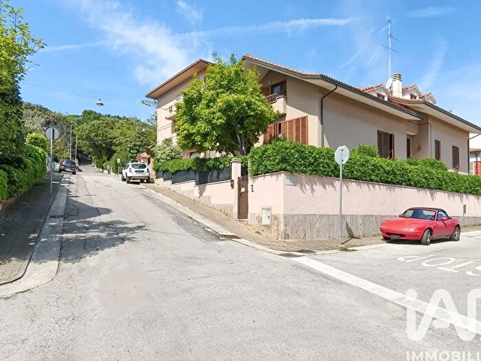 Appartamento con 6 locali in vendita in Via Via Toscana, Porto SantElpidio