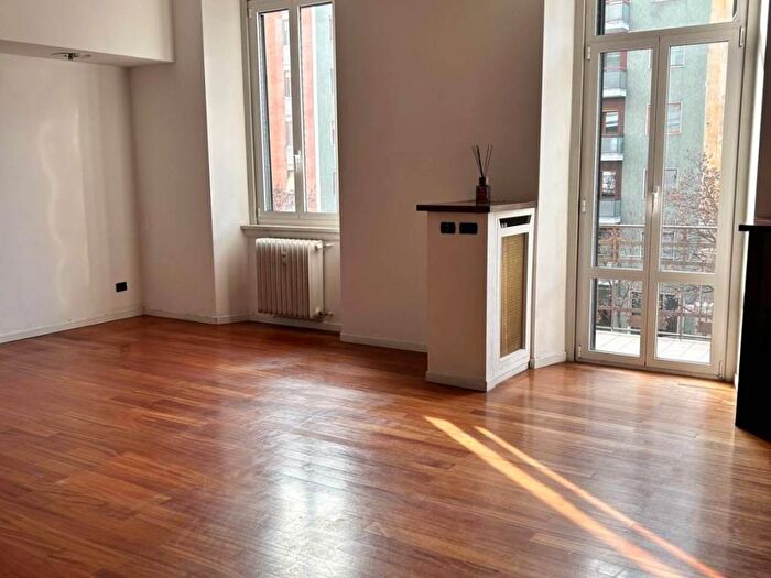 Appartamento trilocale in affitto in Via George Washington, Washington, Milano