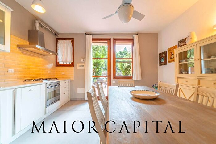 Appartamento bilocale in vendita in Via Orsa Maggiore Snc, Santa Teresa Gallura