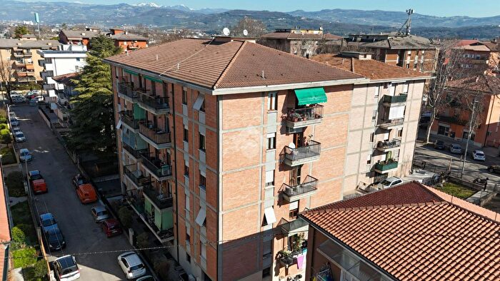 Appartamento quadrilocale in vendita in Via Antonio Marzagaia, Verona