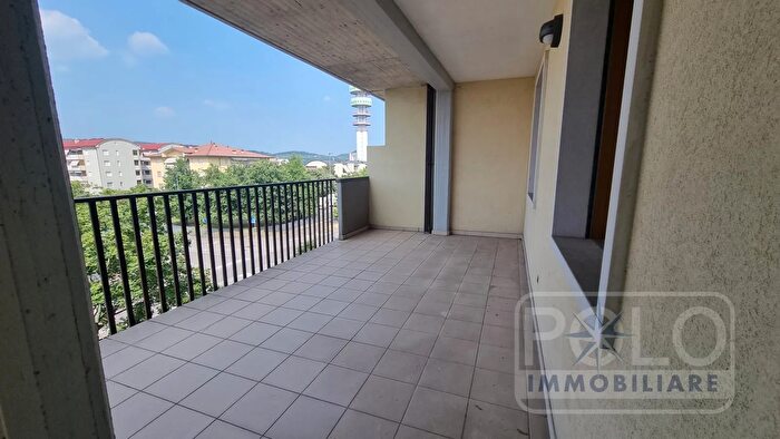 Appartamento quadrilocale in vendita in Via Monte Tesoro, Verona