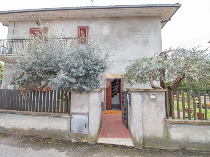 Appartamento quadrilocale in vendita in Via Posta, Rieti