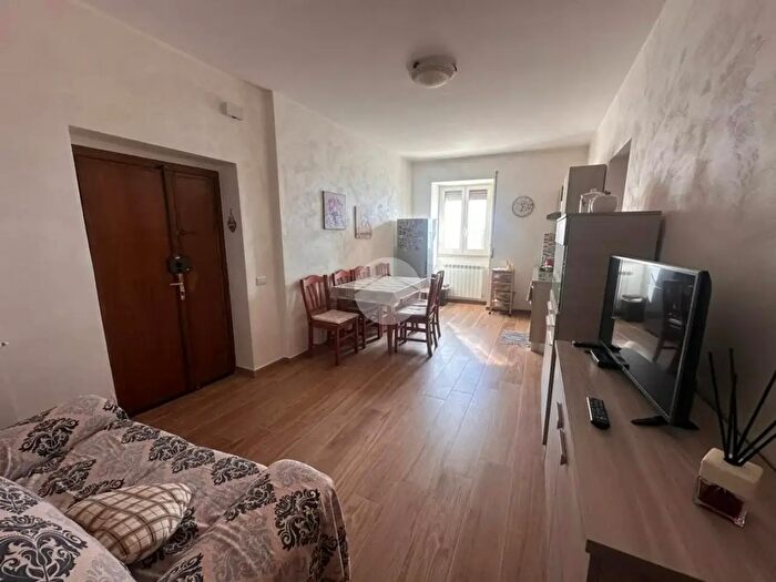 Appartamento trilocale in vendita in Via Giuseppe Marini, Magliano Sabina