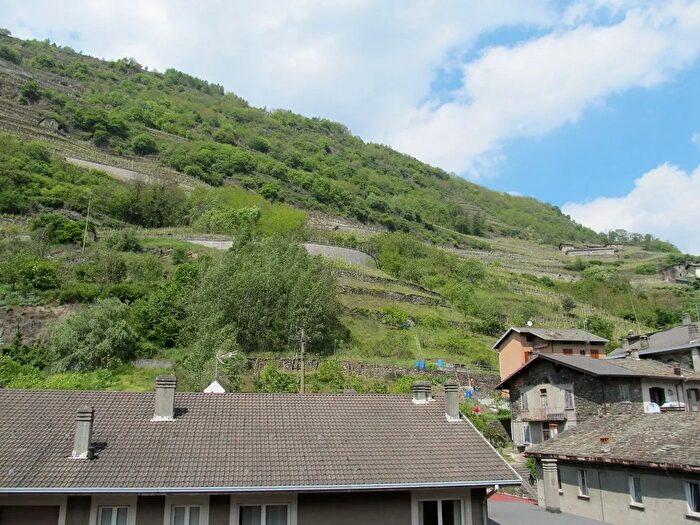 Appartamento con 8 locali in vendita in Teglio