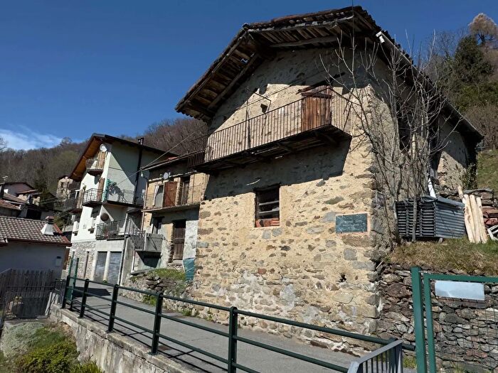 Casa trilocale in vendita in Mornico, Bellano