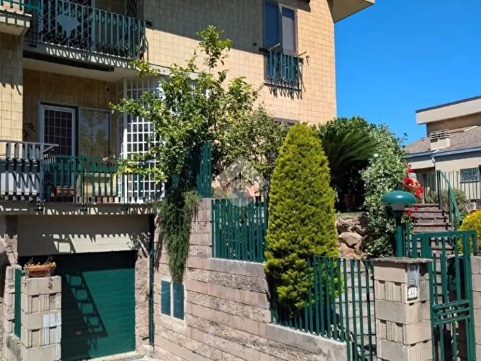 Appartamento con 6 locali in affitto in Via Olivella, Albano Laziale