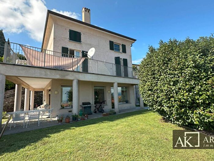 Casa con 6 locali in affitto in Via Vignetto, Centro, Massino Visconti