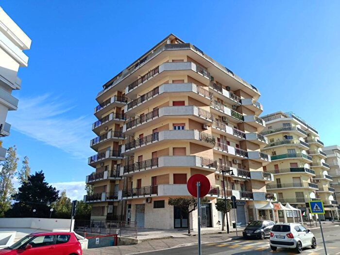 Appartamento trilocale in vendita in Via Andrea Doria, Salvo Marina, San Salvo